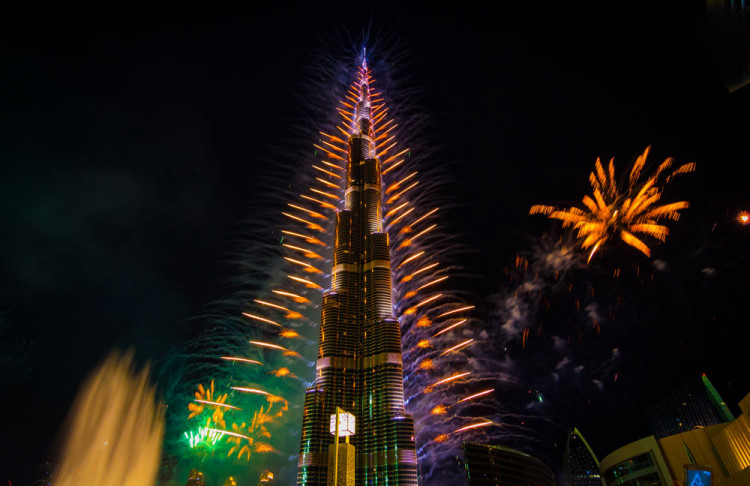 Celebrate Christmas Day 2023 at Burj Khalifa